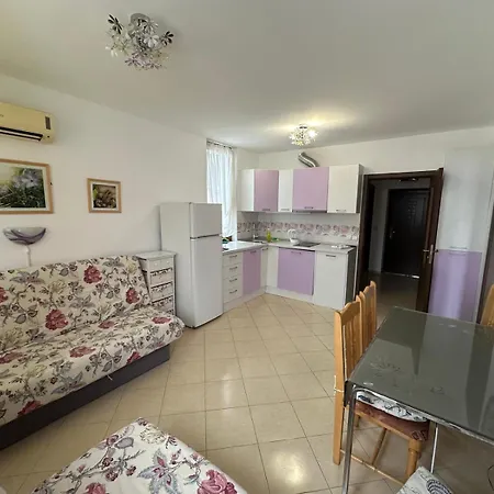 Apartamento Emilia Ravda